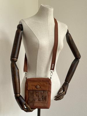 "Flickenwerk I mit Tasche" - MOKKABRAUN